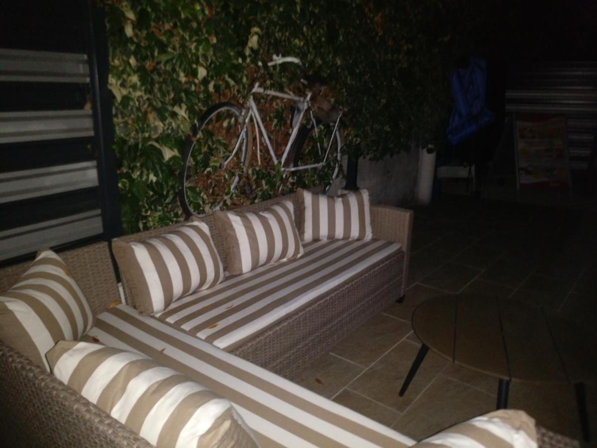 Apartments Villa A - Heating Pool Trogir Eksteriør bilde
