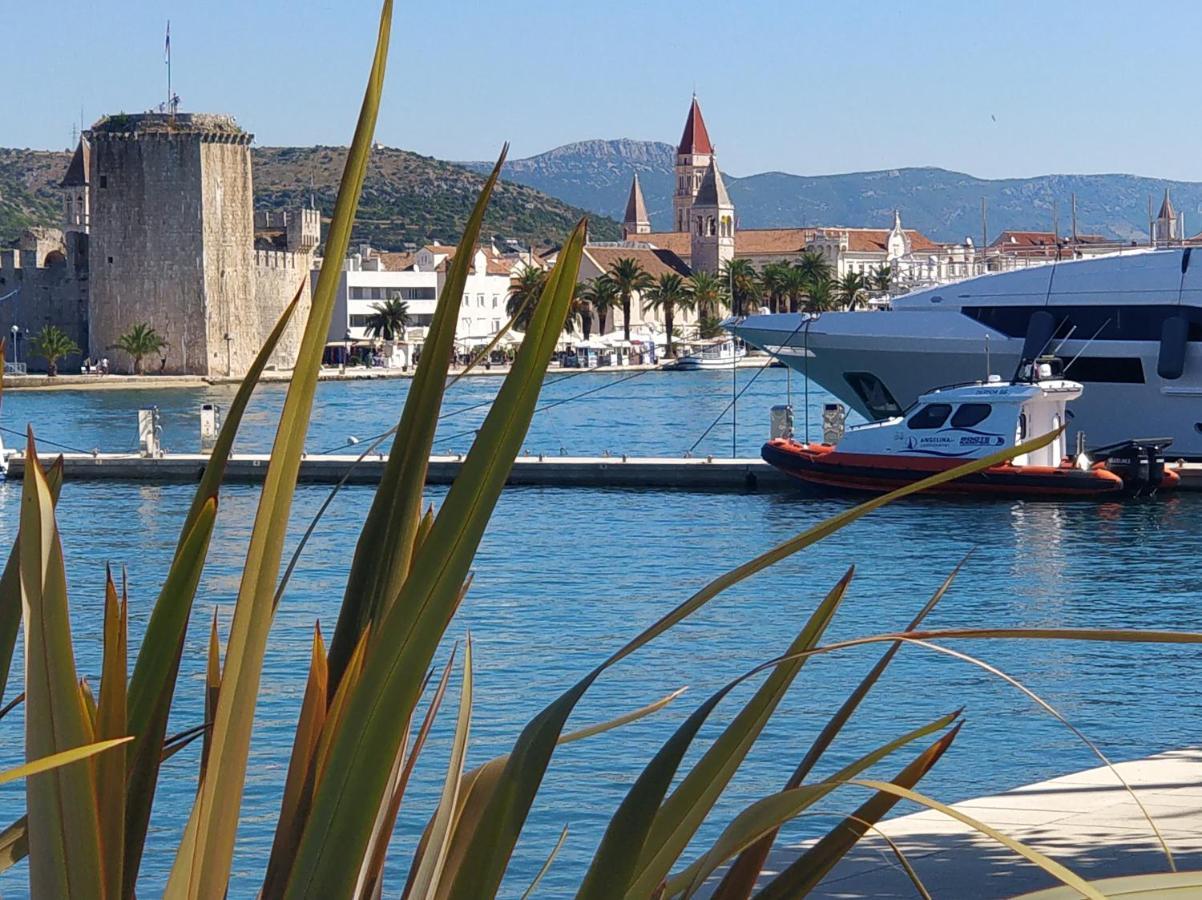 Apartments Villa A - Heating Pool Trogir Eksteriør bilde
