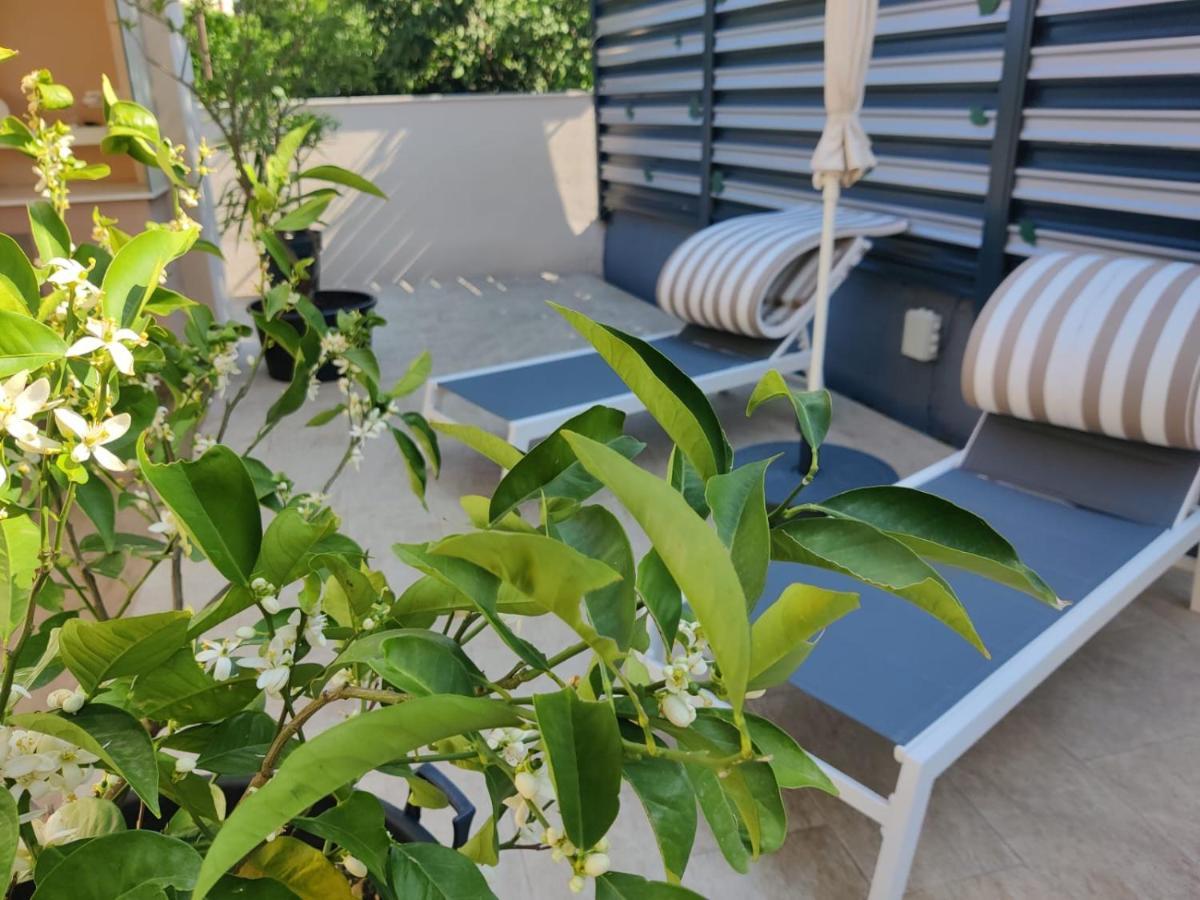Apartments Villa A - Heating Pool Trogir Eksteriør bilde