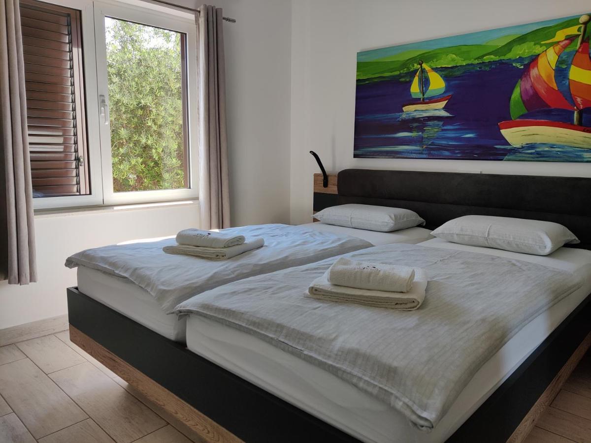 Apartments Villa A - Heating Pool Trogir Eksteriør bilde